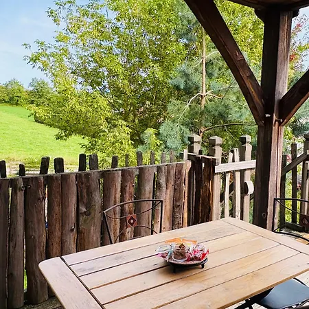 La A L'oree Des Bornes Chalet *